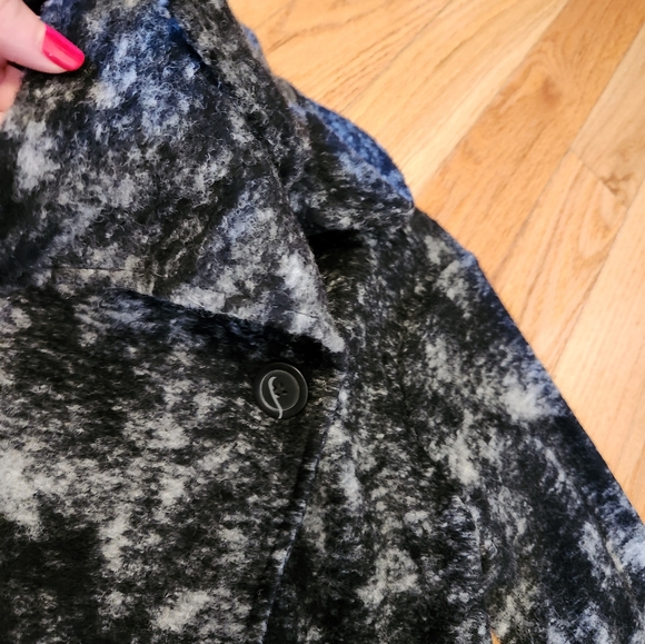 Perfect Fall/Spring Coat - Picture 16 of 17